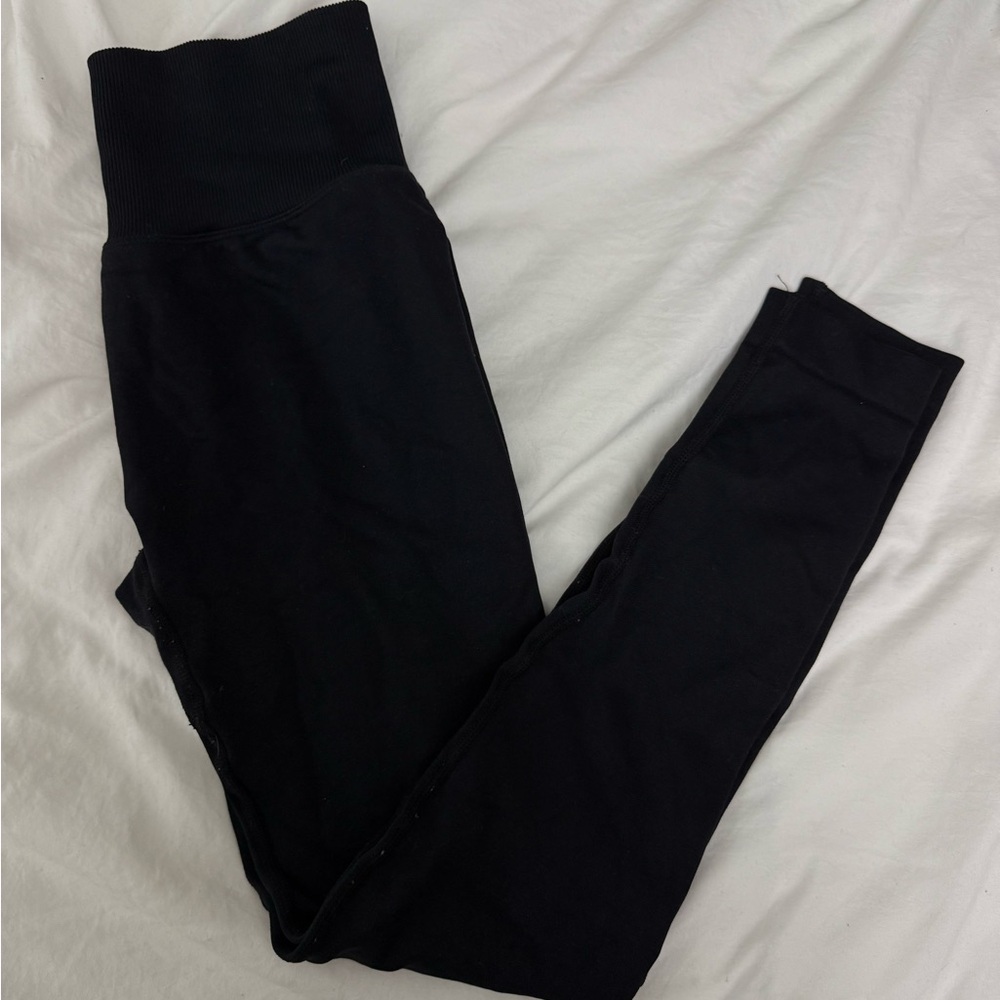 black leggings